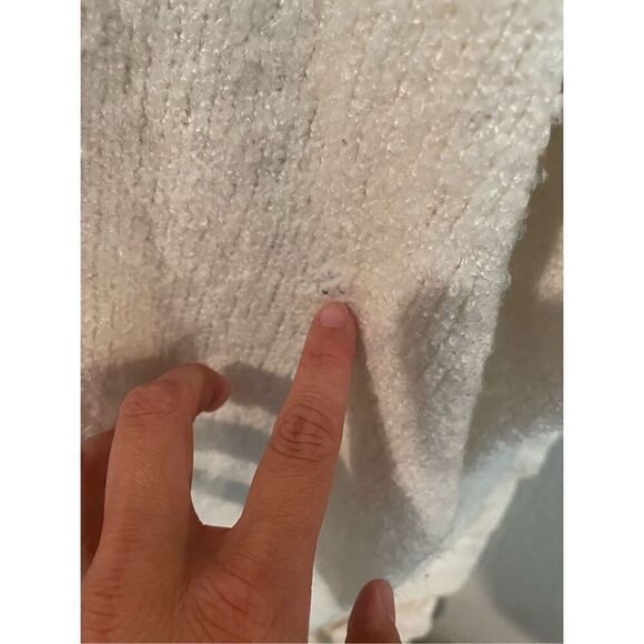 Urban Outfitters Womens White V-Neck Knitted Fleece Sweater Small - Picture 7 of 7